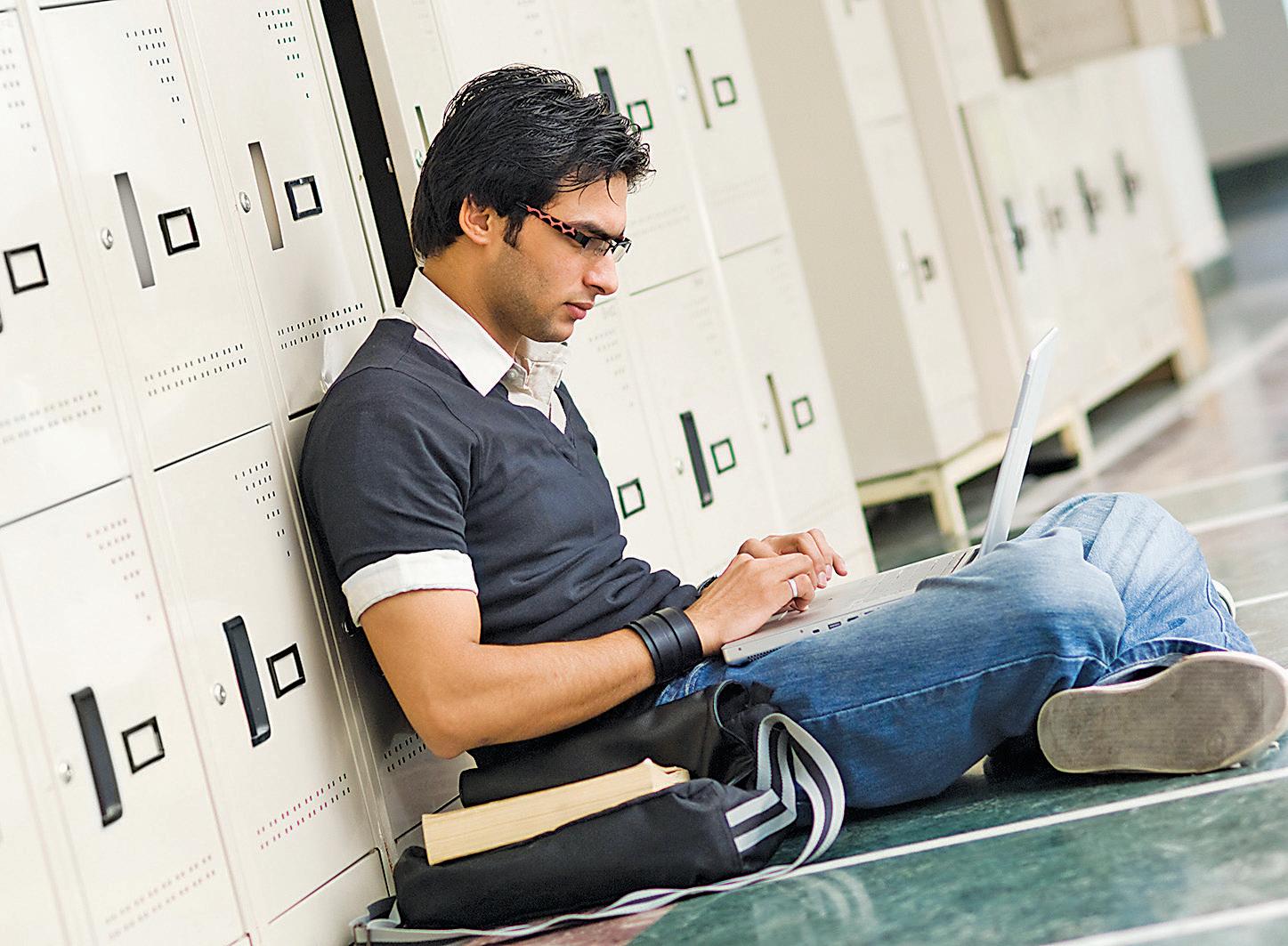 धार्मिक व्यवस्था की रीढ़ है चार आश्रम